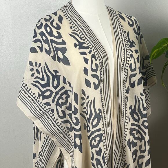 Kimono Coverup Blue & Ivory Aztec Design Open front and sides One Size - Picture 2 of 7